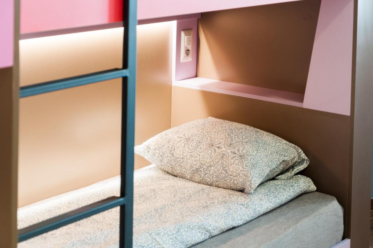 Ura Hostel Призрен Экстерьер фото