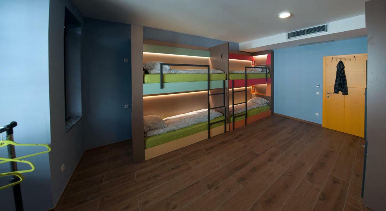 Ura Hostel Призрен Экстерьер фото