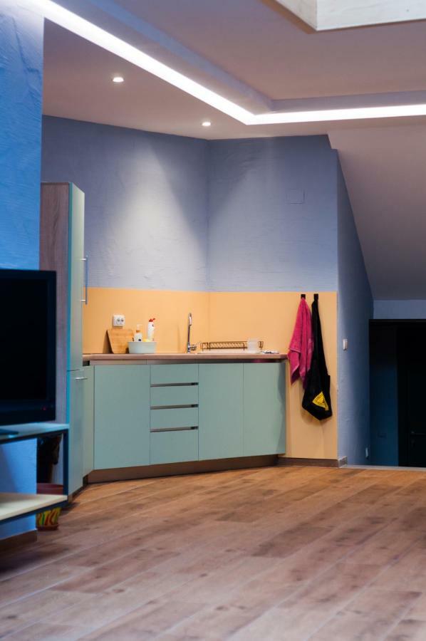 Ura Hostel Призрен Экстерьер фото