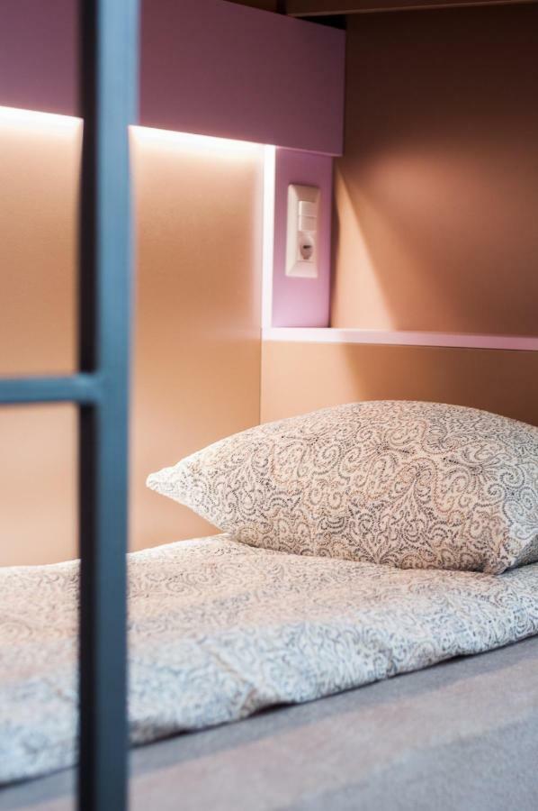 Ura Hostel Призрен Экстерьер фото