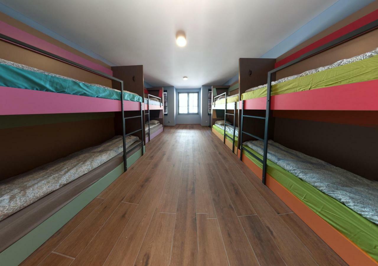 Ura Hostel Призрен Экстерьер фото